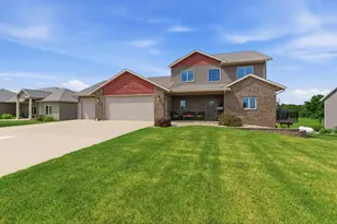 605 E 2nd Ave, Beaver Creek, MN 56116 - Photo 1