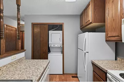 8500 S Maplebrook Circle, Brooklyn Park, MN 55445 - Photo 14
