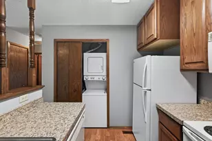 8500 S Maplebrook Cir, Brooklyn Park, MN 55445 - Photo 14