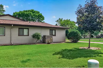 8500 S Maplebrook Circle, Brooklyn Park, MN 55445 - Photo 26