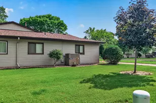 8500 S Maplebrook Cir, Brooklyn Park, MN 55445 - Photo 26