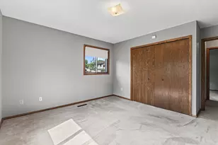 8500 S Maplebrook Cir, Brooklyn Park, MN 55445 - Photo 18