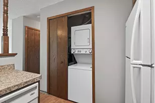 8500 S Maplebrook Cir, Brooklyn Park, MN 55445 - Photo 16