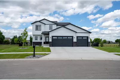 4744 Hampton Loop S, Moorhead, MN 56560 - Photo 2