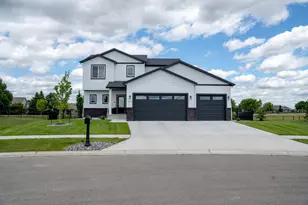 4744 Hampton Loop S, Moorhead, MN 56560 - Photo 2