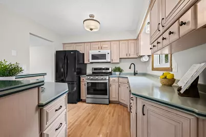 3021 Mary Court, Maplewood, MN 55109 - Photo 6
