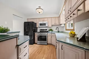 3021 Mary Ct, Maplewood, MN 55109 - Photo 6