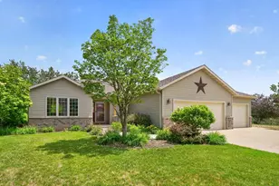 470 Christina Ct, Zumbro Falls, MN 55991 - Photo 2