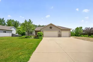 470 Christina Ct, Zumbro Falls, MN 55991 - Photo 1