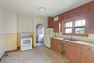 202 Olcott Ave, Coleraine, MN 55722 - Photo 8