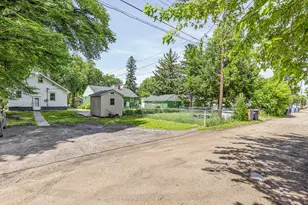 1513 11th St N, Fargo, ND 58102 - Photo 8