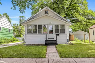 1513 11th St N, Fargo, ND 58102 - Photo 2
