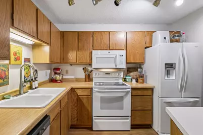 3850 Plymouth Boulevard #205, Plymouth, MN 55446 - Photo 10