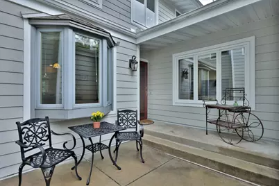 8264 Kingslee Road, Bloomington, MN 55438 - Photo 2