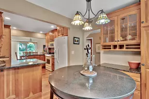 8264 Kingslee Rd, Bloomington, MN 55438 - Photo 12