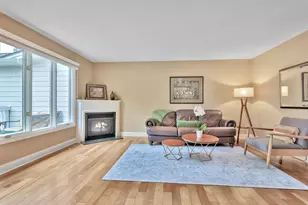 8264 Kingslee Rd, Bloomington, MN 55438 - Photo 14