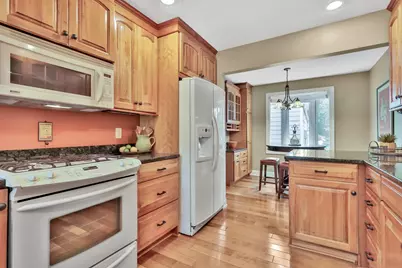 8264 Kingslee Road, Bloomington, MN 55438 - Photo 6