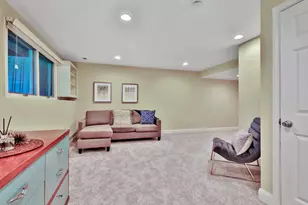 8264 Kingslee Rd, Bloomington, MN 55438 - Photo 32