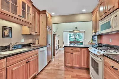 8264 Kingslee Road, Bloomington, MN 55438 - Photo 6