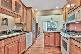 8264 Kingslee Rd, Bloomington, MN 55438 - Photo 6