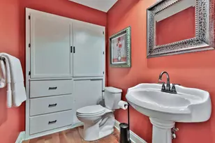 8264 Kingslee Rd, Bloomington, MN 55438 - Photo 20