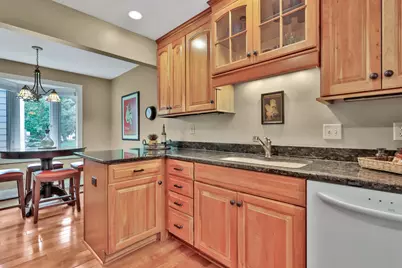 8264 Kingslee Road, Bloomington, MN 55438 - Photo 10
