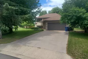 39 Fairfield Ln, Saint Cloud, MN 56303 - Photo 2