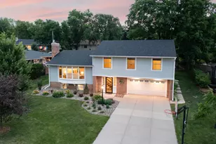 4812 Dunberry Ln, Edina, MN 55435 - Photo 2