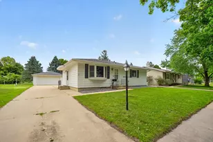 915 16 1/4 Street SE, Rochester, MN 55904 - Photo 1