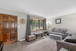 915 16 1/4 Street SE, Rochester, MN 55904 - Photo 2
