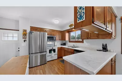 915 16 1/4 Street SE, Rochester, MN 55904 - Photo 6