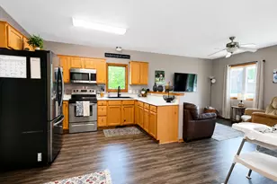 908 E Main St, Dodge Center, MN 55927 - Photo 6