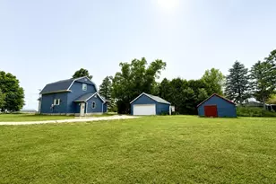 908 E Main St, Dodge Center, MN 55927 - Photo 2