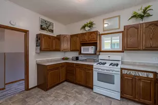 1041 Quincy St, North Mankato, MN 56003 - Photo 12