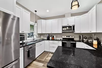 915 N Basswood Avenue, Duluth, MN 55811 - Photo 4