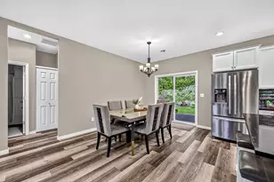 915 N Basswood Ave, Duluth, MN 55811 - Photo 8