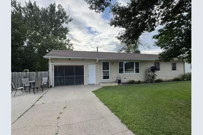 2722 Albion Avenue, Fairmont, MN 56031 - Photo 2