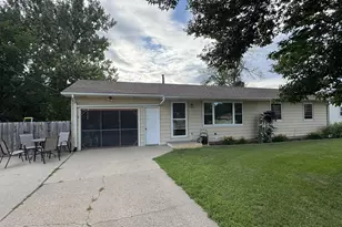 2722 Albion Ave, Fairmont, MN 56031 - Photo 2
