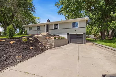 7840 Harold Avenue, Golden Valley, MN 55427 - Photo 2