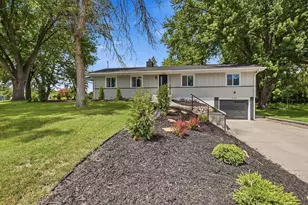 7840 Harold Ave, Golden Valley, MN 55427 - Photo 6