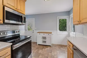 405 Orchid Ln N, Plymouth, MN 55447 - Photo 14