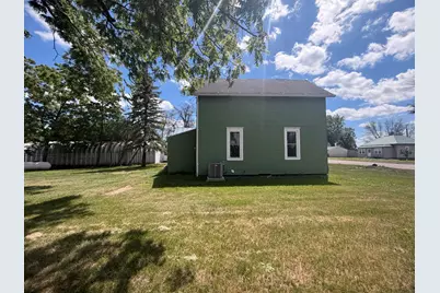 502 3rd Avenue NW, Wilmont, MN 56185 - Photo 2