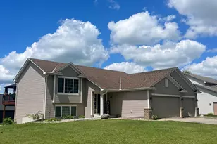 2431 Big Oak Ln, Mayer, MN 55360 - Photo 2