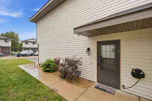11137 Edgewood Cir N, Champlin, MN 55316 - Photo 24