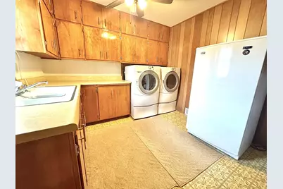 302 W Marshall Street, Marshall, MN 56258 - Photo 16