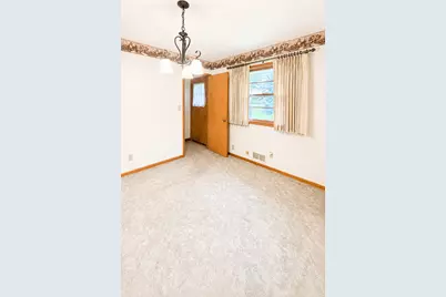941 School Street, Fairmont, MN 56031 - Photo 6