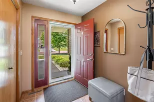 109 La Costa Ln, Mankato, MN 56001 - Photo 2