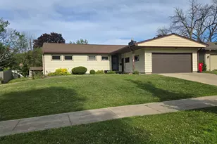 305 20th St NW, Austin, MN 55912 - Photo 4
