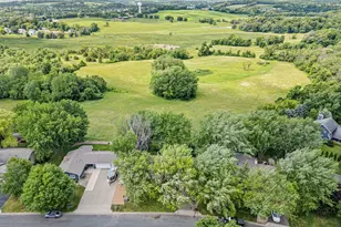8955 Hilltop Dr, Saint Bonifacius, MN 55375 - Photo 2