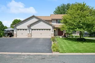 21071 Hyacinth Ave, Lakeville, MN 55044 - Photo 2